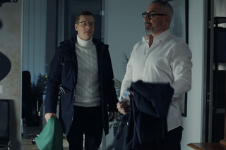 M jak miłość, odcinek 1733: Piotrek (Marcin Mroczek), Adam Werner (Jacek Kopczyński)