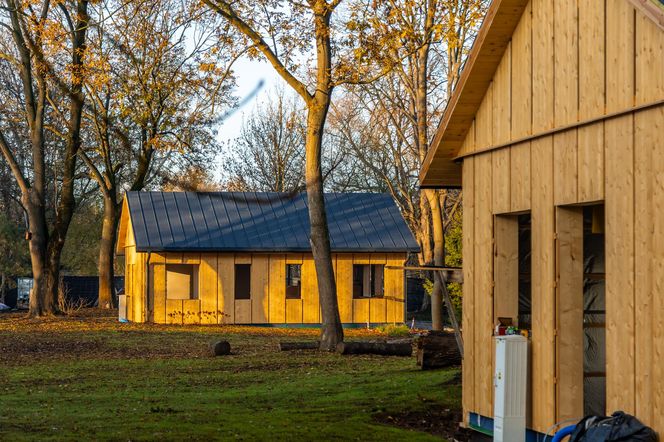 Odbudowa domków fińskich na Polu Mokotowskim