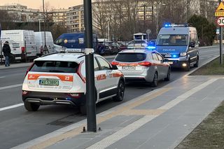 Tragiczne potrącenie w Warszawie. 16-latka została wciągnięta pod autobus. Wstrząsające szczegóły 