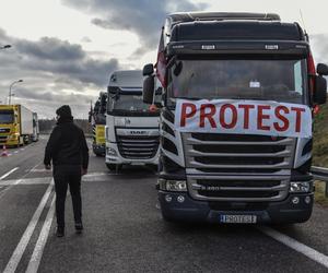 Protest przewoźników na przejściach granicznych trwa. Czas oczekiwania na odprawę to 3 dni