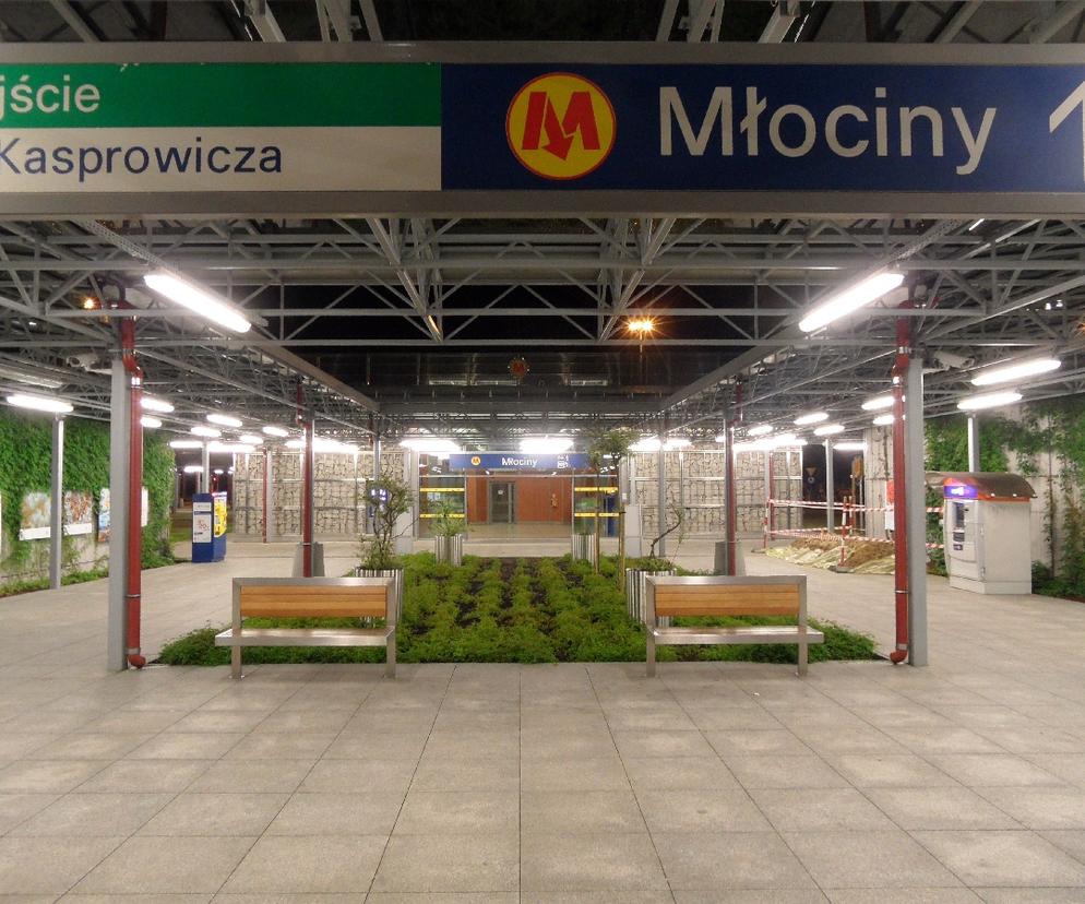 Metro Młociny