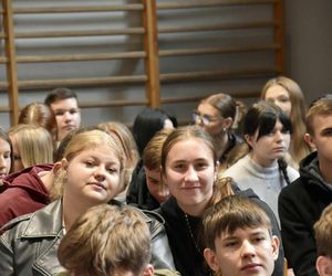 Dominik Dąbrowski spotkał się z młodzieżą III LO w Grudziądzu cz. I