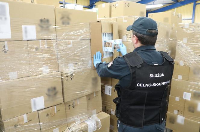 Bobrowniki. Tańszych papierosów z Białorusi nie będzie! Na Podlasiu udaremniono gigantyczny przemyt