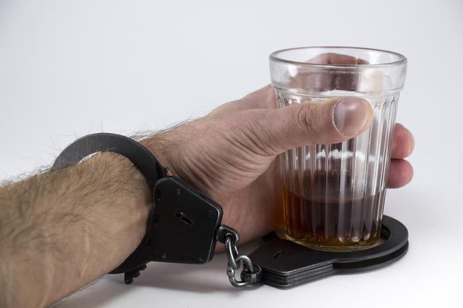 2. Nadużywanie alkoholu