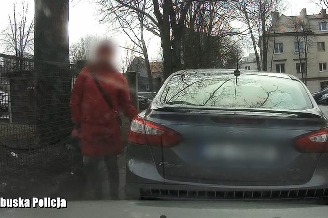 Wymierzała sprawiedliwość na własną rękę. 60-letnia zielonogórzanka uszkodziła 3 samochody