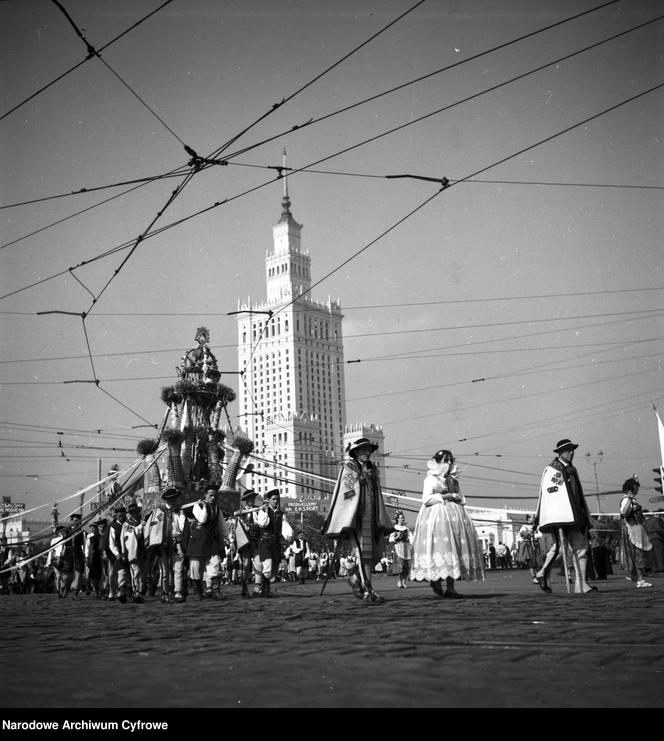 Pałac Kultury i Nauki w Warszawie na archiwalnych  fotografiach (1958 r.)