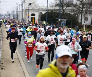 Bieg na Piątkę 2024, Warszawa - zdjęcia. Biegłeś? Szukaj się w galerii!