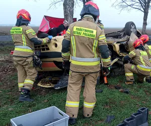 Tragiczna śmierć 49-latki! Jej renault zostało zmasakrowane [ZDJĘCIA]