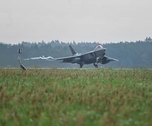 Łódzkie. Już 12 myśliwców F-22 Raptor stacjonuje w Łasku!