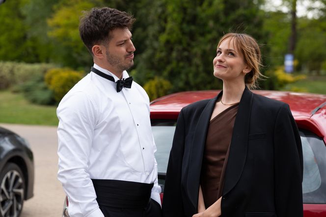 Barwy szczęścia, odcinek 3245: Justin (Jasper Sołtysiewicz), Ola (Michalina Robakiewicz)