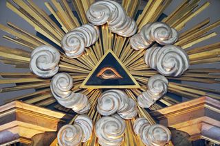 Tajemnicze symbole ukryte w krakowskiej architekturze. Czy znasz je wszystkie?