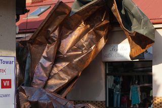 Burza zerwała dach kościoła w Brzesku! Chwile grozy podczas nabożeństwa