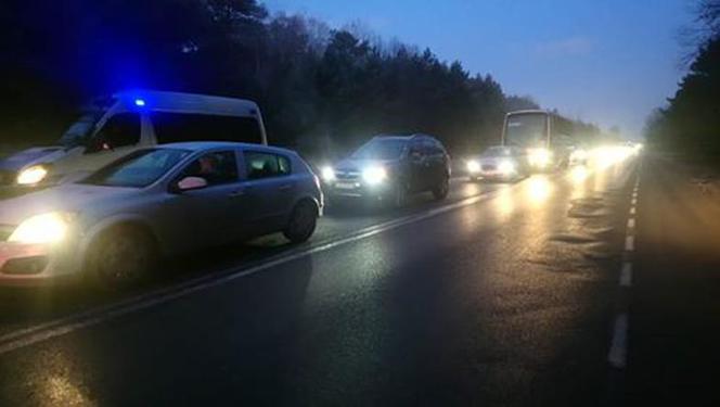 Bełchatów. Kibice GKS Bełchatów blokują drogi. 