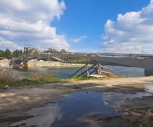 Nowy etap budowy kładki Kazimierz–Ludwinów. Tak obecnie wygląda postęp prac [GALERIA]