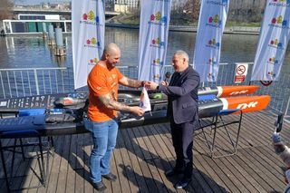 Ma na swoim koncie trzy rekordy Guinnessa i teraz planuje ustanowić kolejny