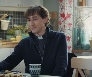 M jak miłość, odcinek 1851: ksiądz Grzegorz (Paweł Janyst)