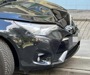 Tragiczne potrącenie chłopca na Woli. Toyota zmiotła go z jezdni, potworne wgniecenie w aucie