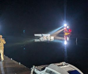 Awionetka runęła do jeziora międzybrodzkiego w Żywcu. Pilot uratowany, awionetka również