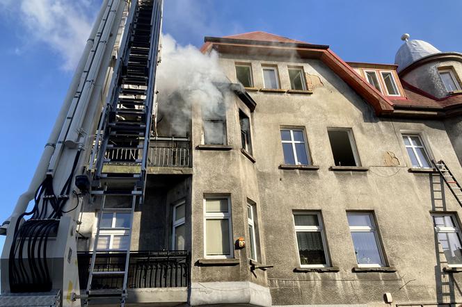 Małe dzieci zginęły w pożarze. Tragiczny pożar w Starogardzie Gdańskim [ZDJĘCIA]