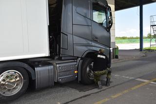 Podejrzenia się potwierdziły! Nakryli złodzieja i odzyskali ciężarowe Volvo
