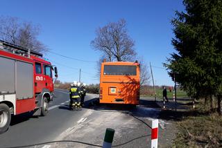 Dolny Śląsk: Zapalił się szkolny autobus! Podróżowało nim ośmioro dzieci