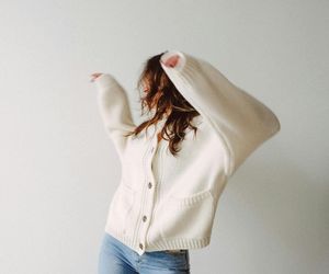 Nadchodzi sezon na sweter. Jesienią i zimą będziemy go nosić w trzech modnych odsłonach