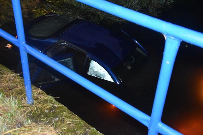 Auto wjechało do Obry