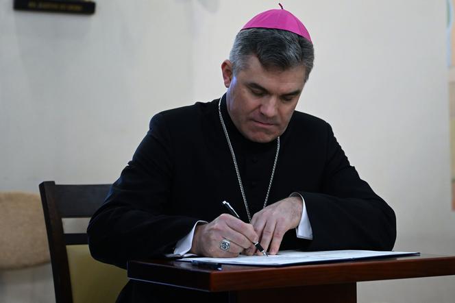 Bp Zieliński objął urząd biskupa koadiutora diecezji koszalińsko-kołobrzeskiej [WIDEO]