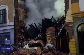 Zawalona kamienica w Cieszynie. Dwie osoby zaginione. Interweniuje setka strażaków