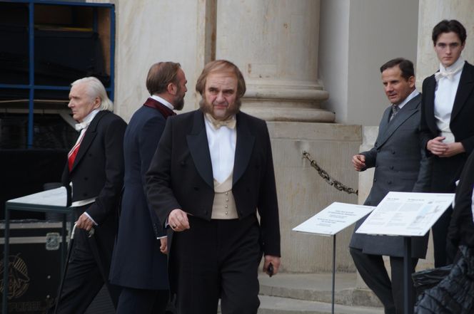 Zrobili z aktorów lalki