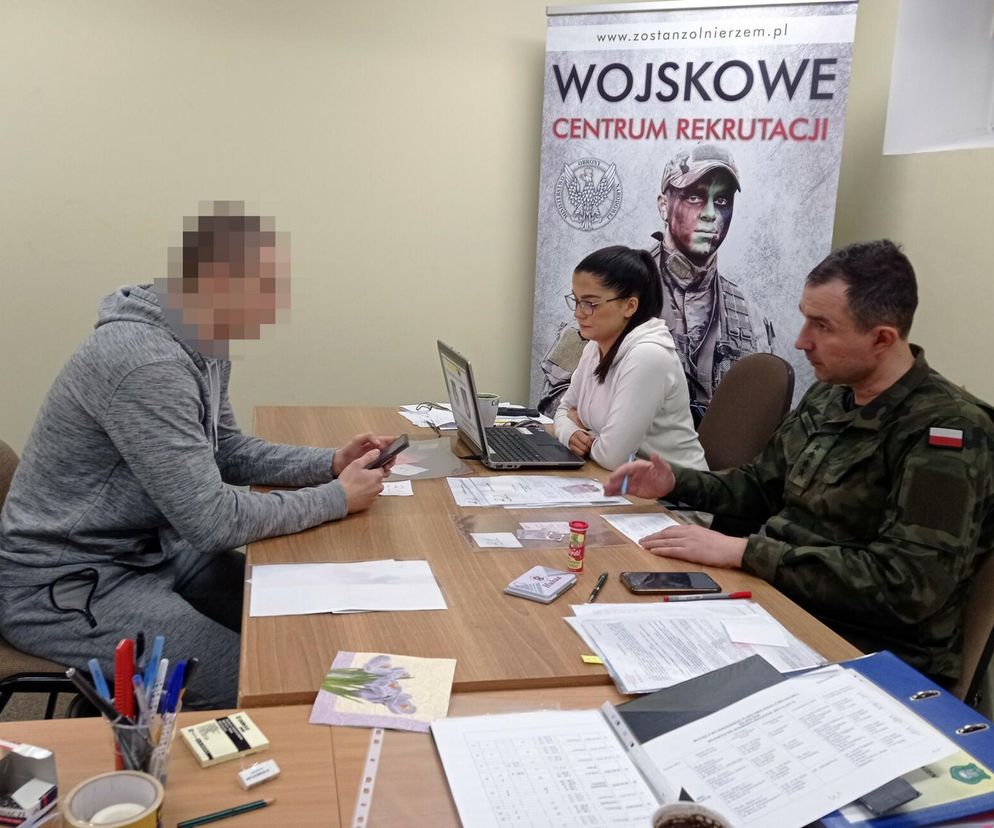 Kwalifikacja wojskowa 2026. Wezwanie nie tylko dla 19-latków! Nawet 60-latkowie mogą stanąć przed komisją