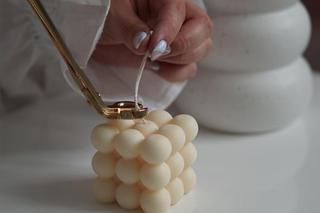 Robi klimat świeczkami