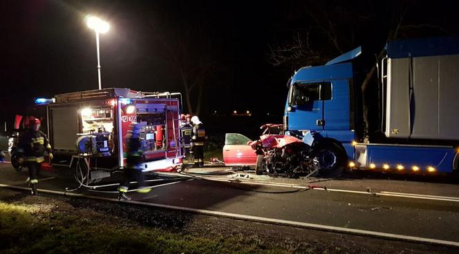 Tragedia na trasie Człuchowo - Bydgoszcz. Nie żyją aż trzy osoby! [ZDJĘCIA]