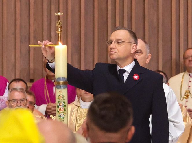 Dostrzegli rękę prezydenta Dudy po wypadku 