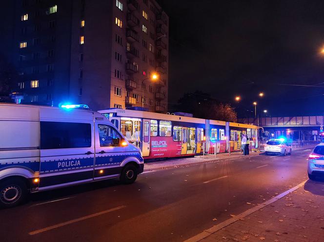 Warszawa: Pieszy zginął pod kołami tramwaju! Potworny wypadek
