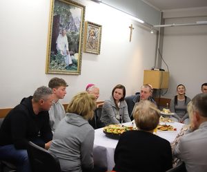 Abp Marek Jędraszewski spotkał się z powodzianami 