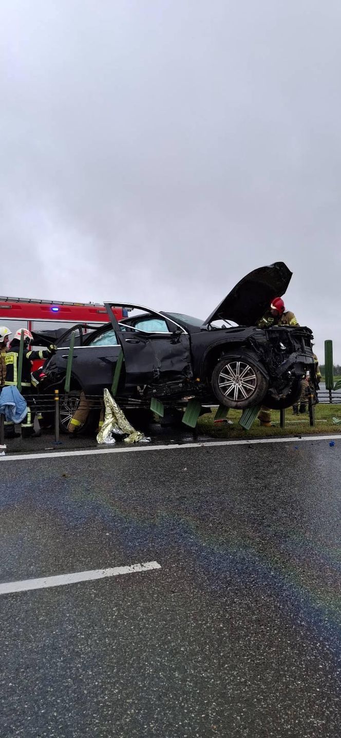 Koszmarny wypadek na A1 między Nowymi Marzami i Grudziądzem. Dwie osoby ranne! [ZDJĘCIA]