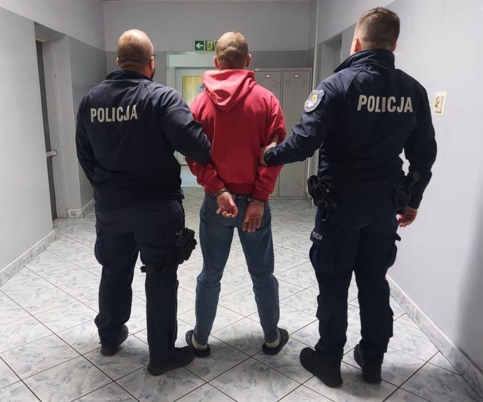Wsiadł do auta sąsiadów i ukradł... kabel. Wcześniej groził, że ich podpali i zabije