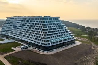 Hotel Gołębiewski przy plaży w Pobierowie. Kiedy otwarcie giganta? Rekrutują pracowników