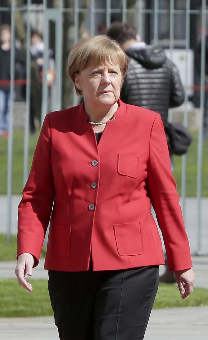 Duda jak Lady Di. Szydło jak Merkel.