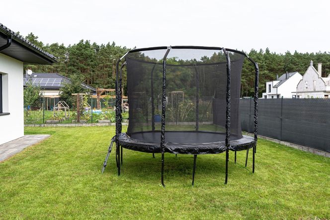 Trampolina ogrodowa