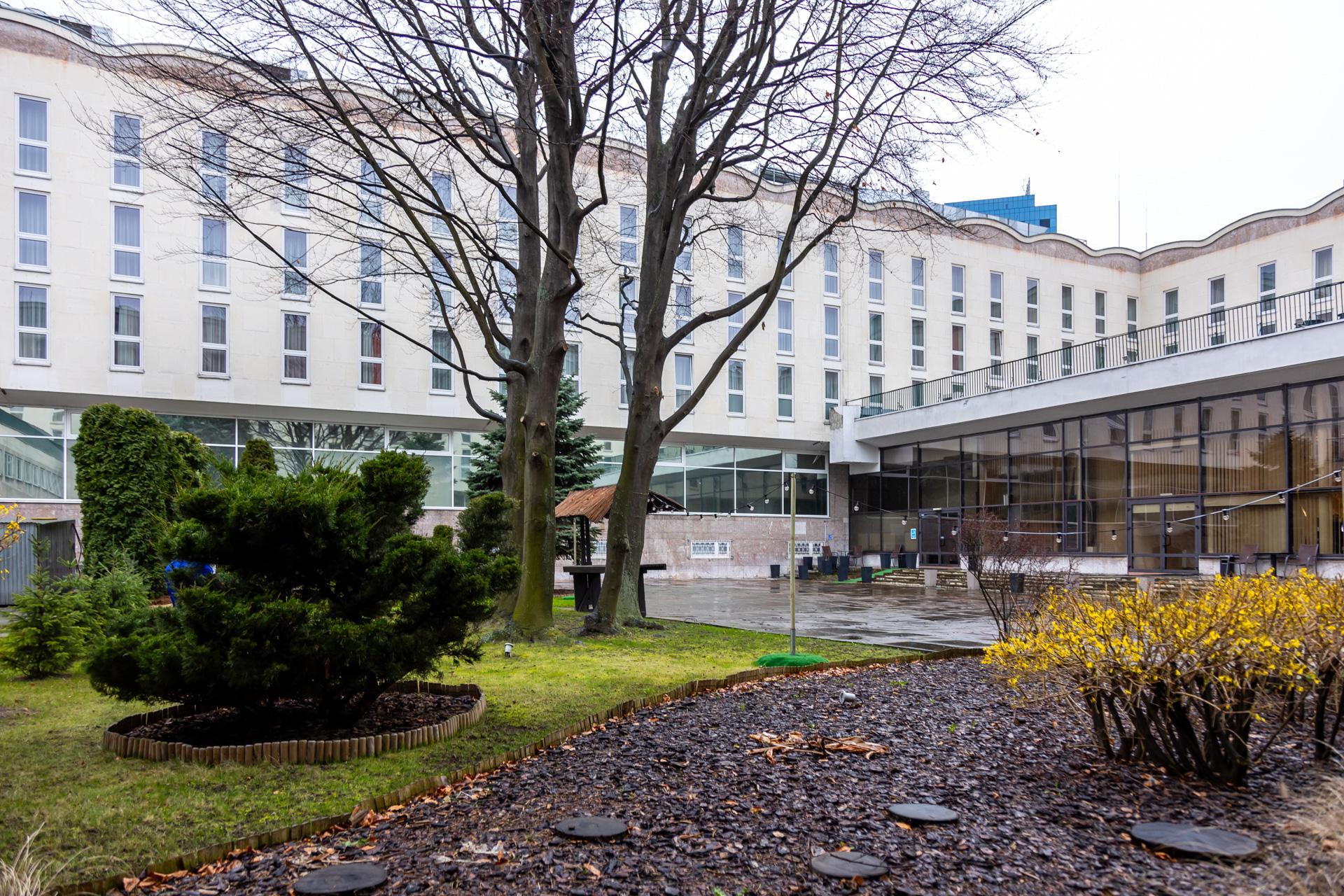 Mozaiki Rechowiczów w warszawskim Domu Chłopa - zobacz zdjęcia. Dziś mieści się tu Hotel Gromada