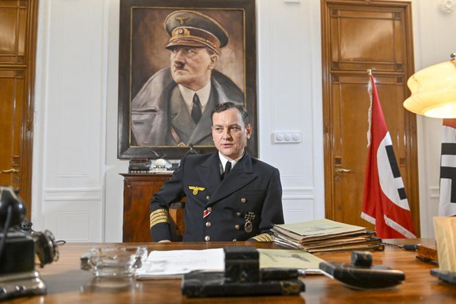 Zatoka szpiegów 2 sezon. Komandor Bergman (Paweł Ławrynowicz)