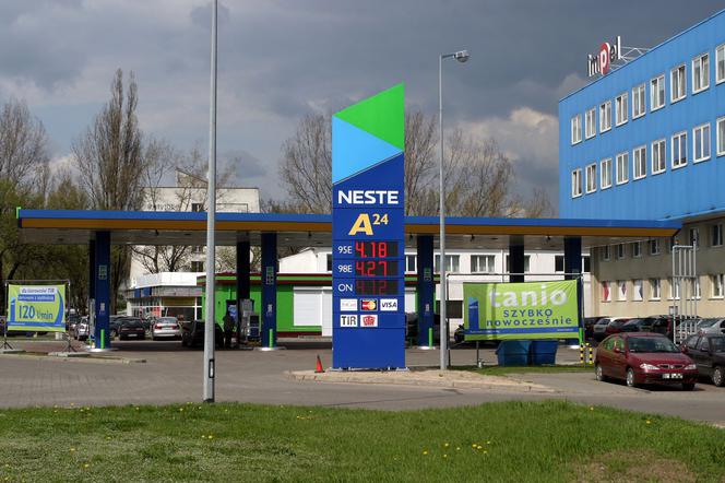 Stacja paliw, Neste, stacja benzynowa