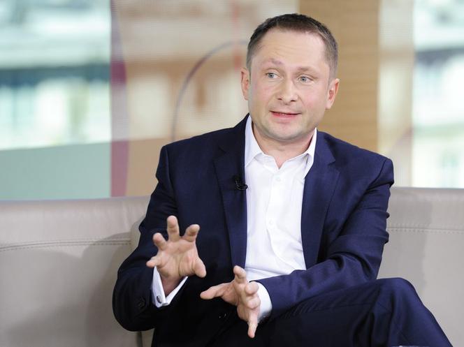 "WPROST" OFICJALNIE OSKARŻA: DURCZOK MOLESTOWAŁ PODWŁADNE