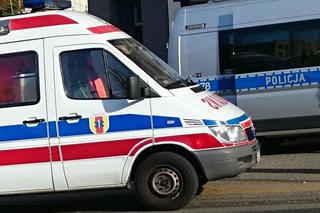 Pijany mężczyzna spadł z 8-metrowej miejskiej choinki w Bełchatowie