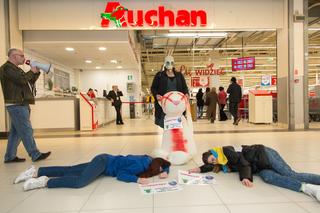 Protest przed Auchan