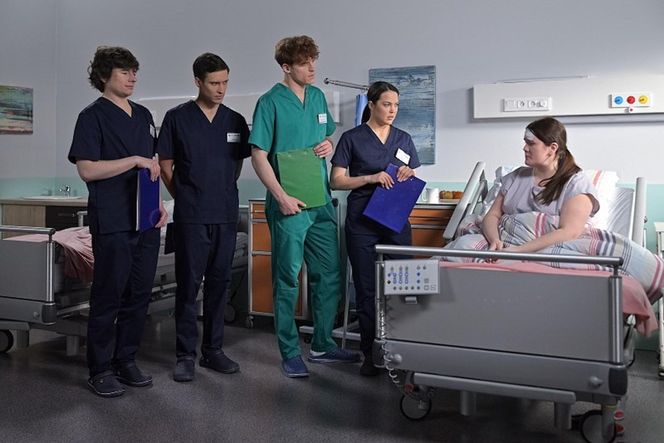 Pierwsza miłość, odcinek 3994: Prawdziwe wyzwanie studentów z We-Med. Prawidłowo zdiagnozują dziewczynę z nadwagą? - ZDJĘCIA