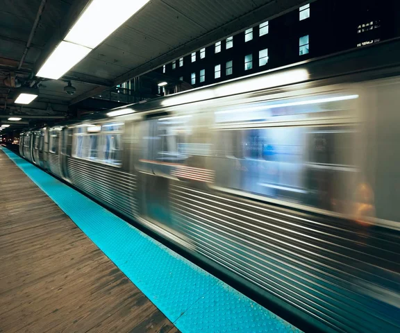 Śmiertelny wypadek w metrze! Duże utrudnienia dla podróżnych