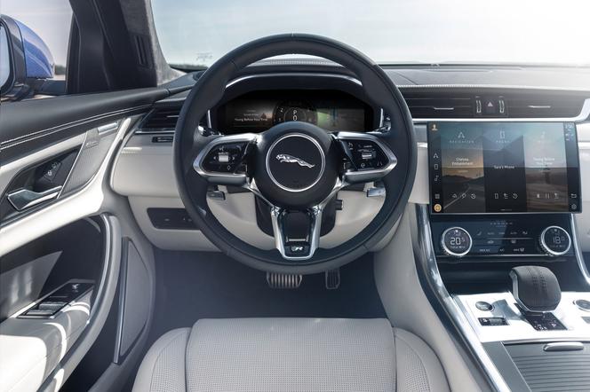Nowy Jaguar XF (2021)